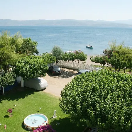 Akrogiali Penzion Amarynthos