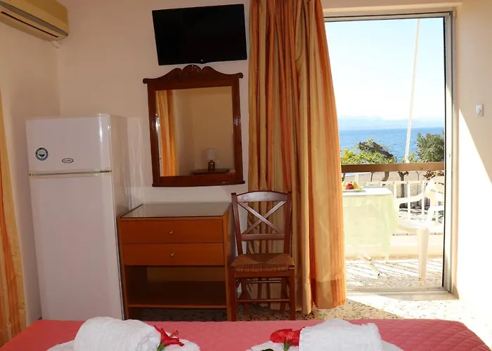 Akrogiali 3* Αμάρυνθος