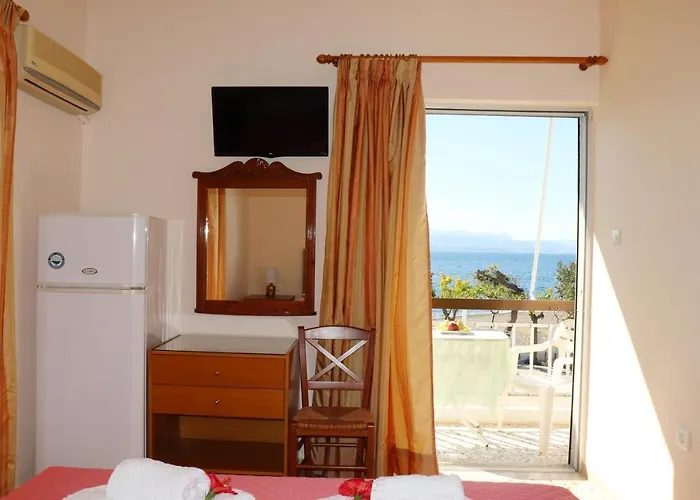 Akrogiali Πανσιόν Αμάρυνθος