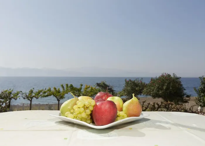 Akrogiali Πανσιόν Αμάρυνθος